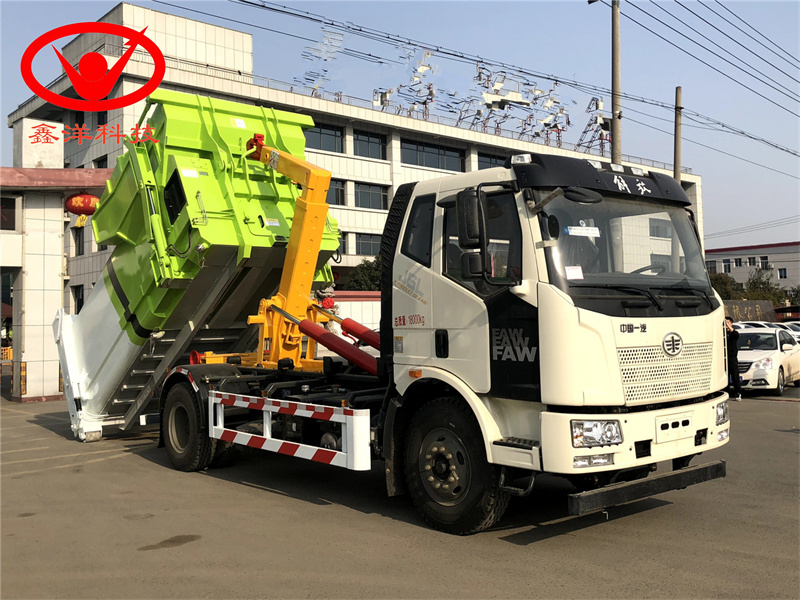 18噸解放勾臂垃圾車(chē)