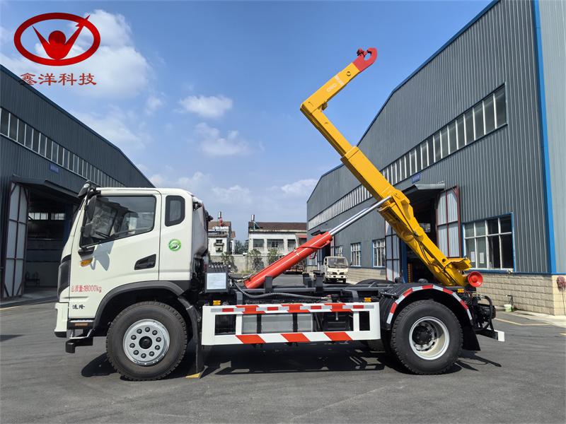 18噸大運(yùn)勾臂垃圾車（帶營(yíng)運(yùn)）